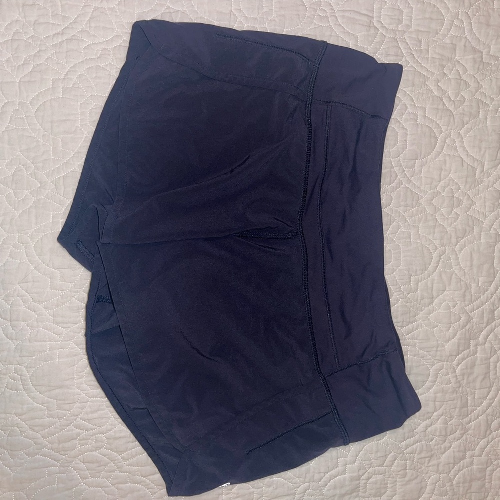 Lululemon shorts size 4